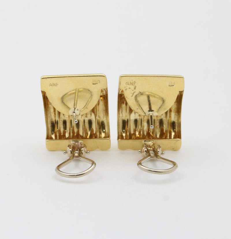 Wide Vintage 18K Gold Columnar Huggie Earrings