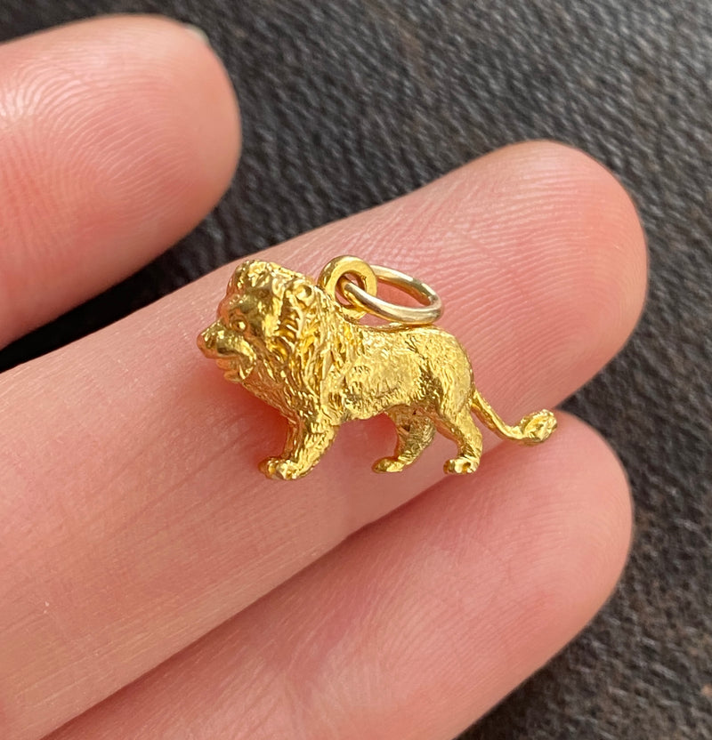 Vintage 18K Gold Dimensional Lion, Leo Charm