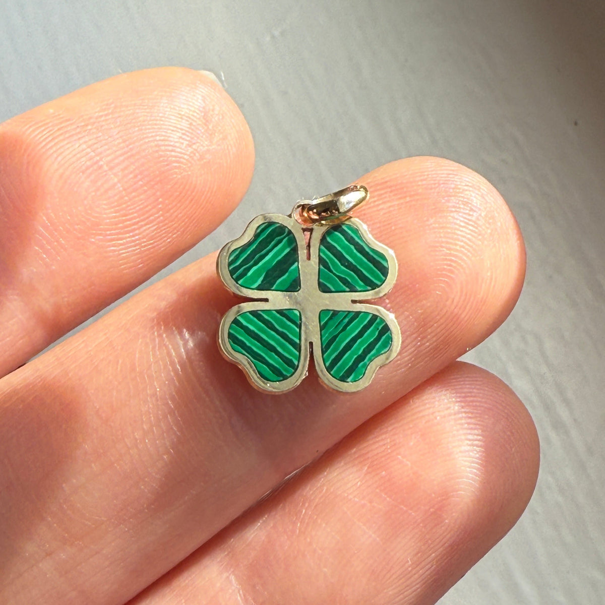 Small Clover Charm with Inlaid Malachite