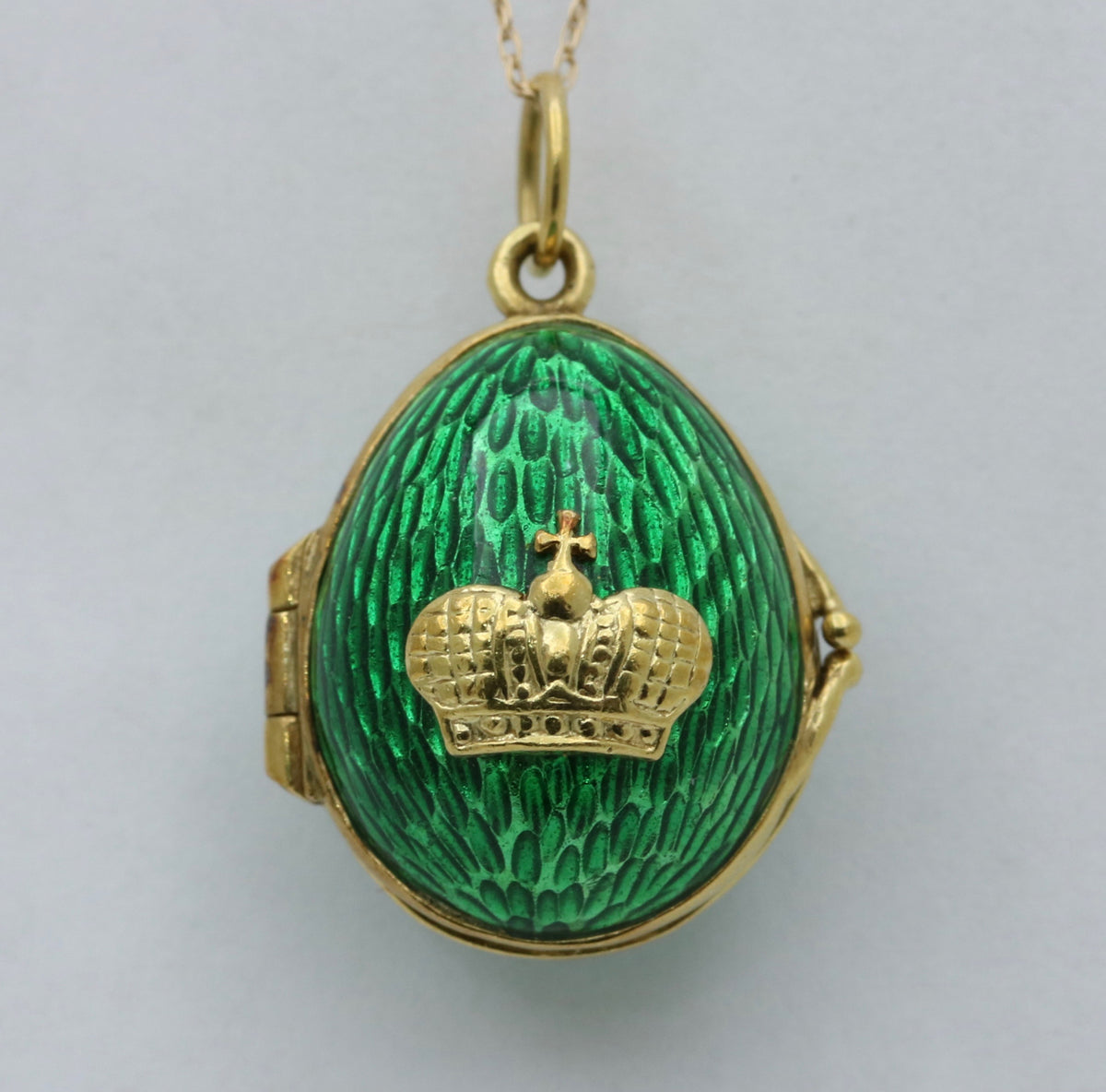 Vintage 18K Gold and Green Enamel Egg Locket