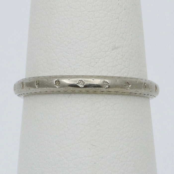 Vintage 18K White Gold Flower Stamped Band, Size 6.5