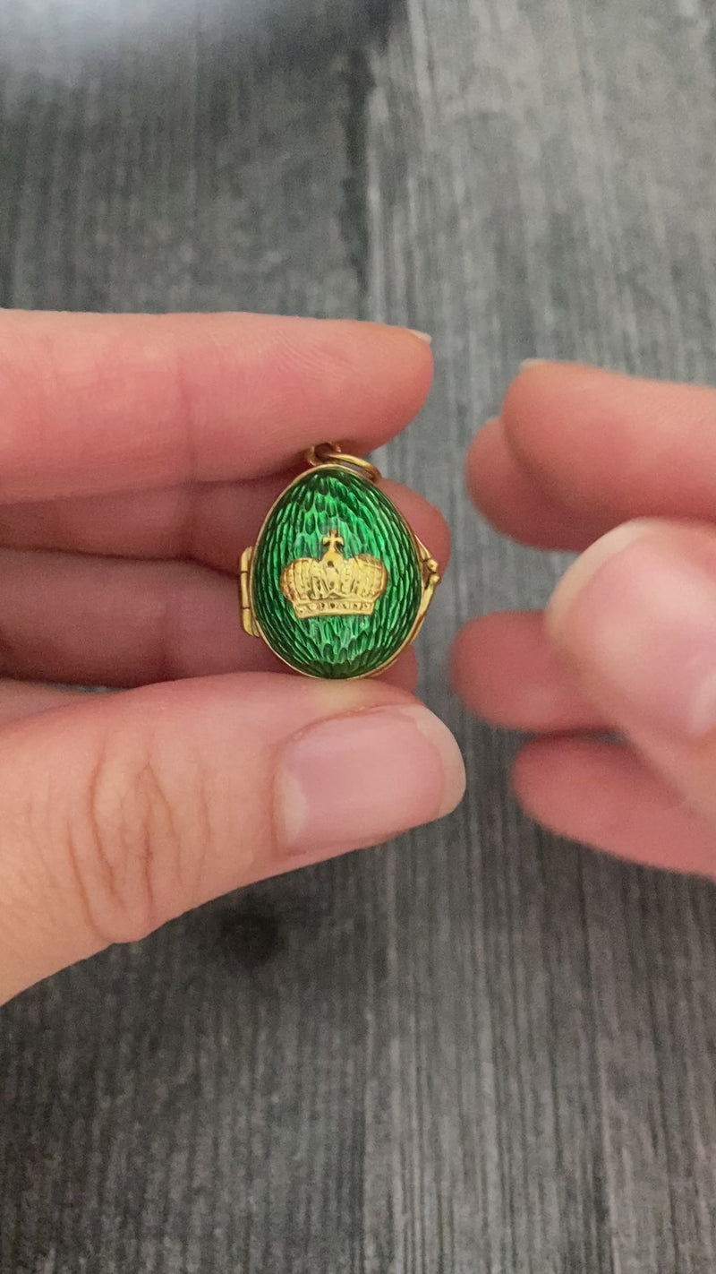 Vintage 18K Gold and Green Enamel Egg Locket