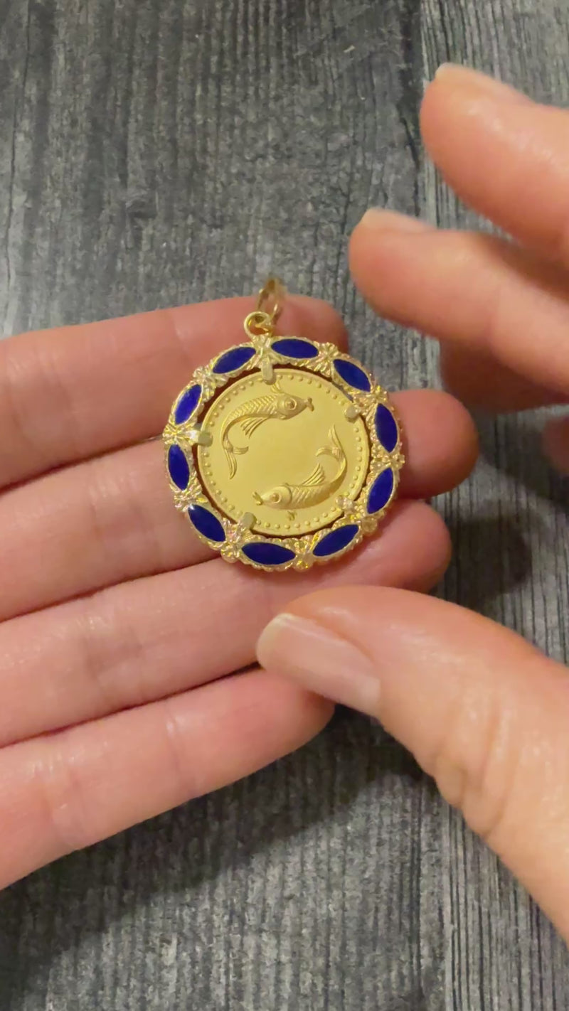 Vintage 18K Gold and Enamel Pisces Zodiac Charm