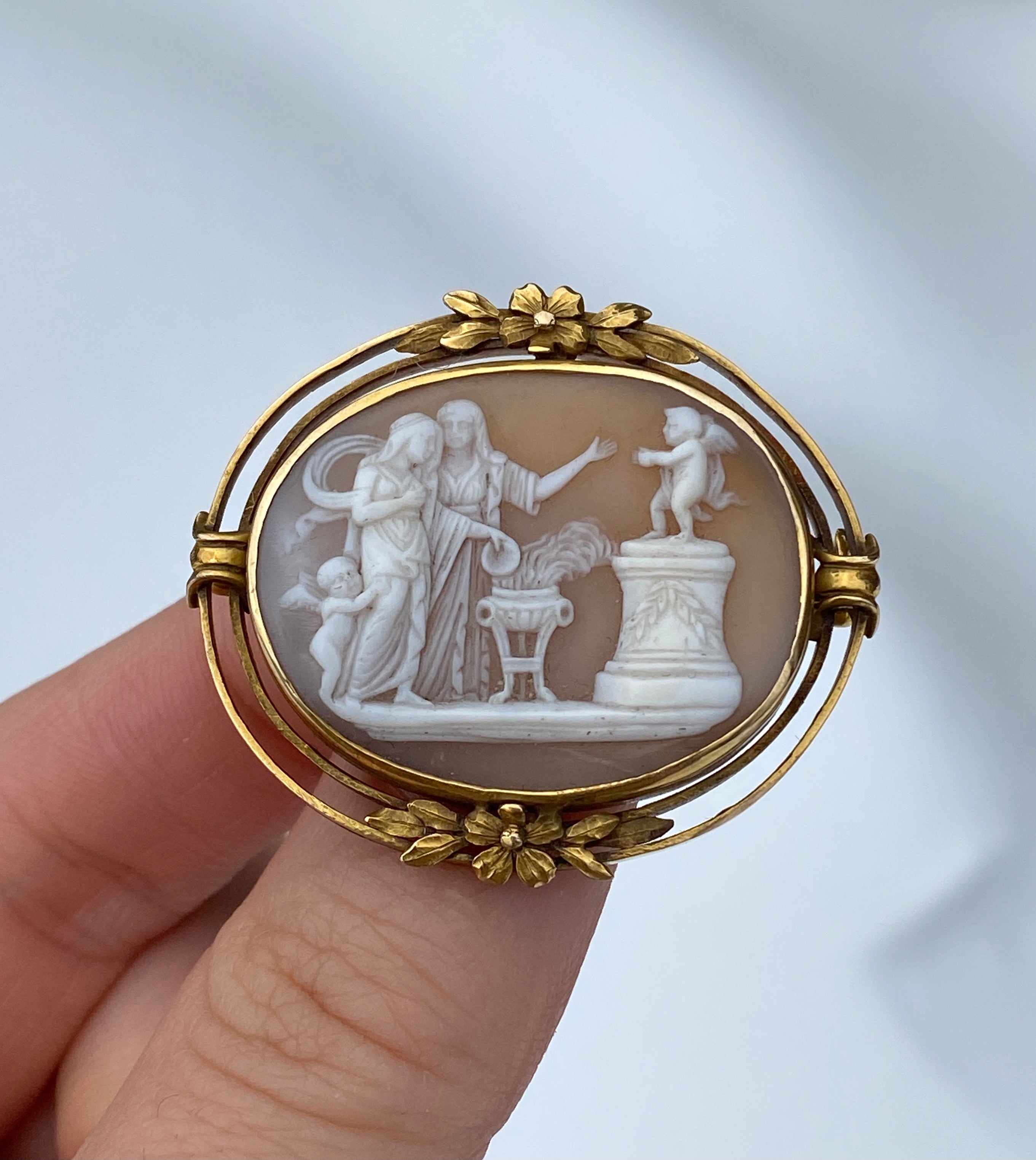 Victorian 18K Gold Putti Cherub Carved Shell Cameo Brooch, Pin