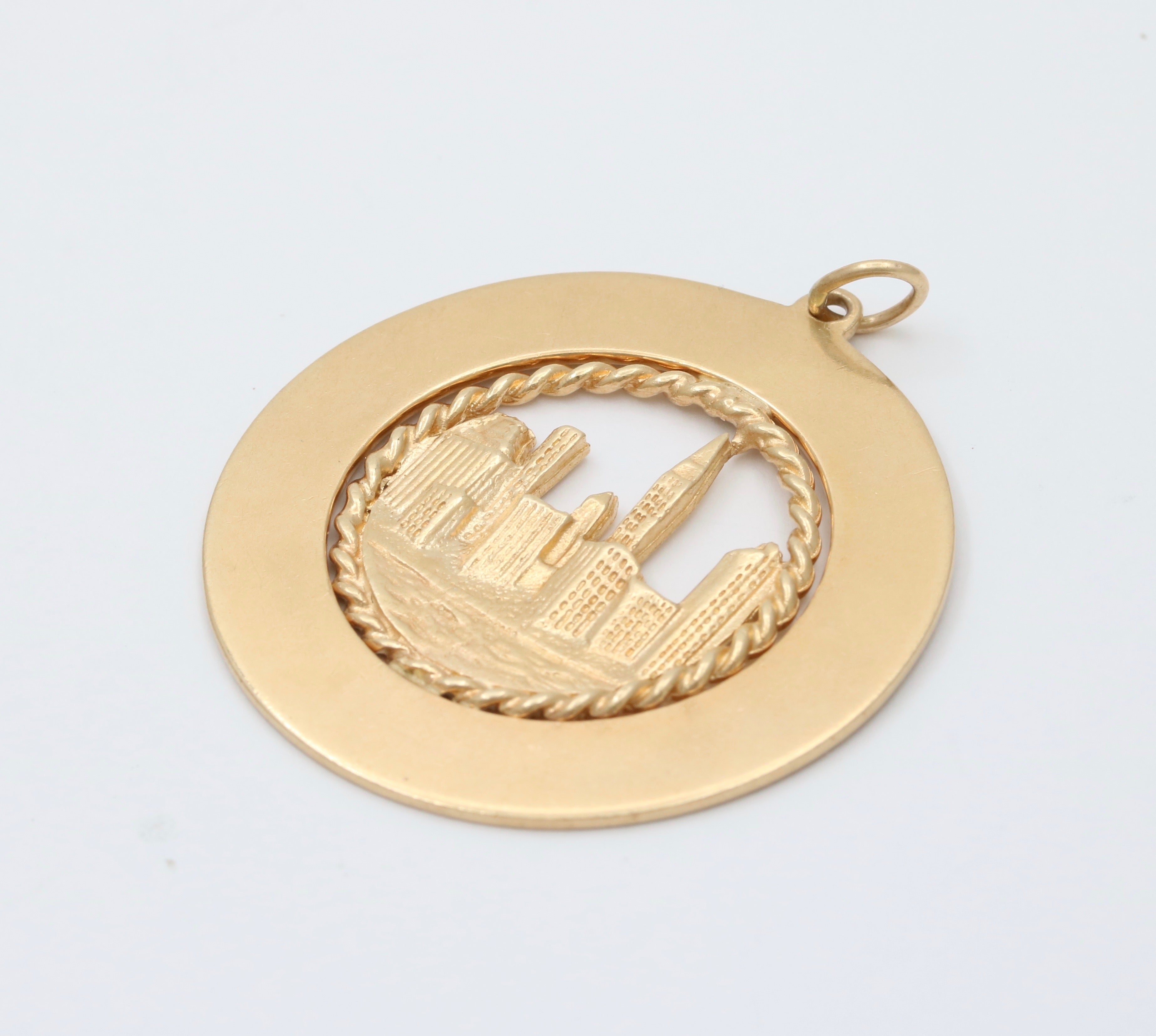 Large Vintage 14K Gold New York City Skyline Disc Charm – Alpha