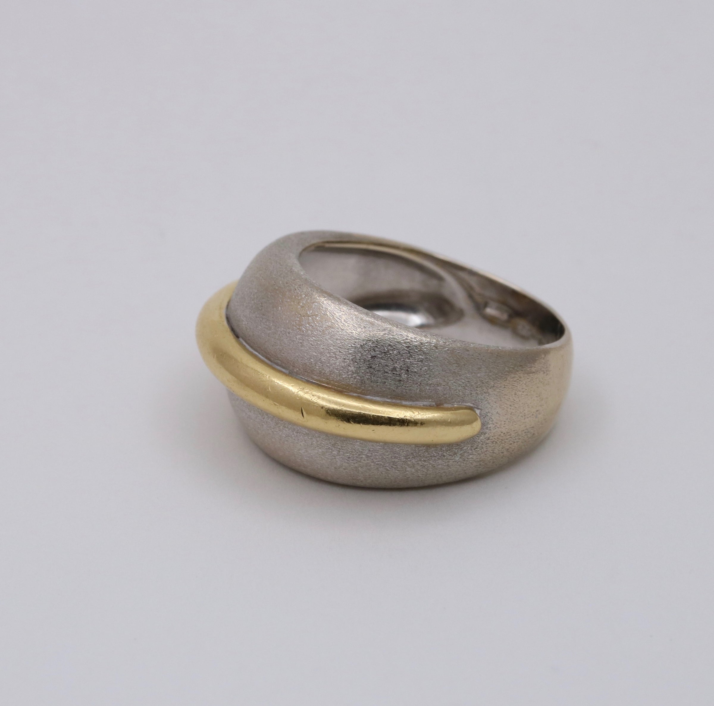 Vintage Modernist 18K Bicolor Gold Omega – & Alpha Dome Ring Jewelry