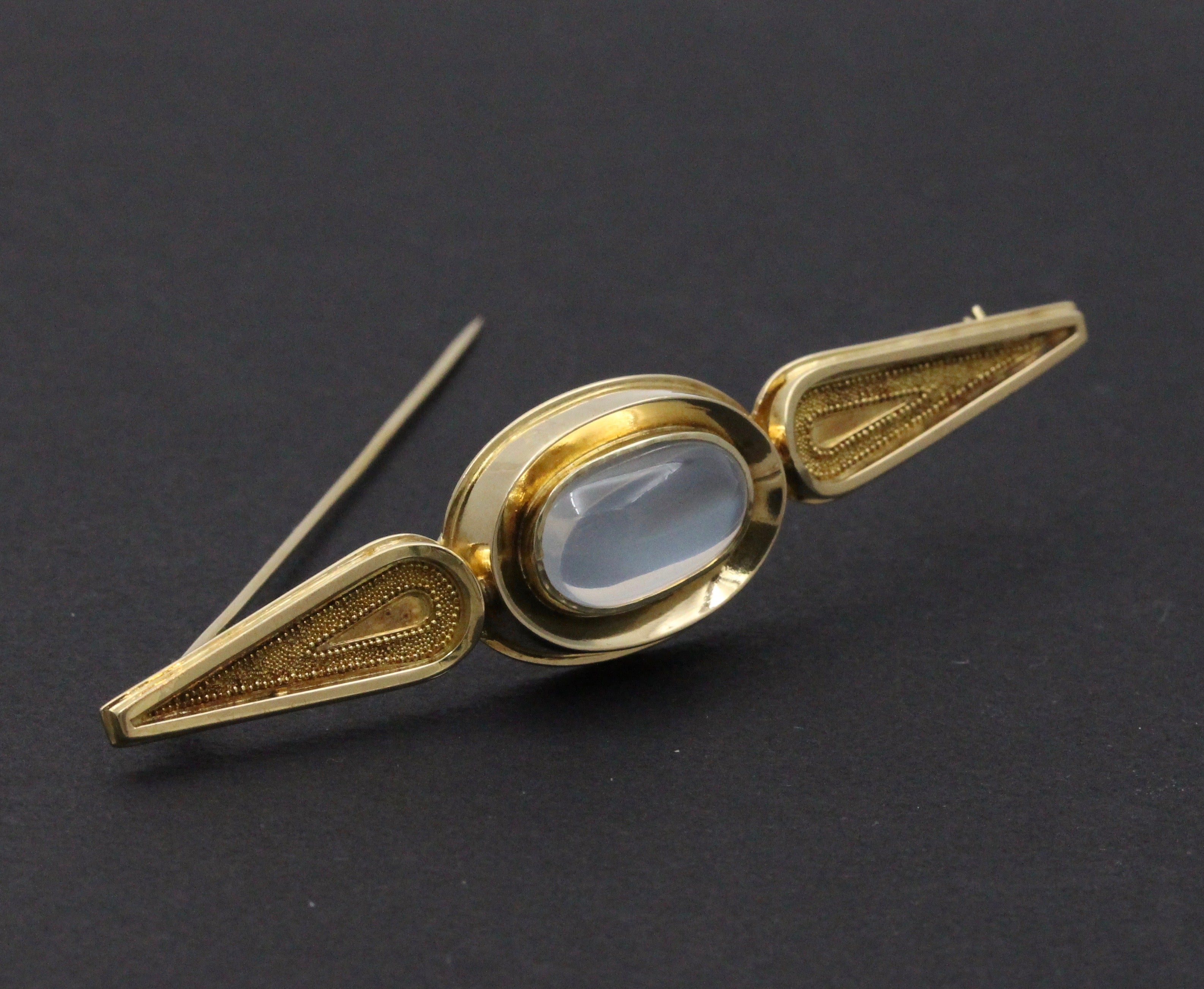 14k Brooch or popular Pin