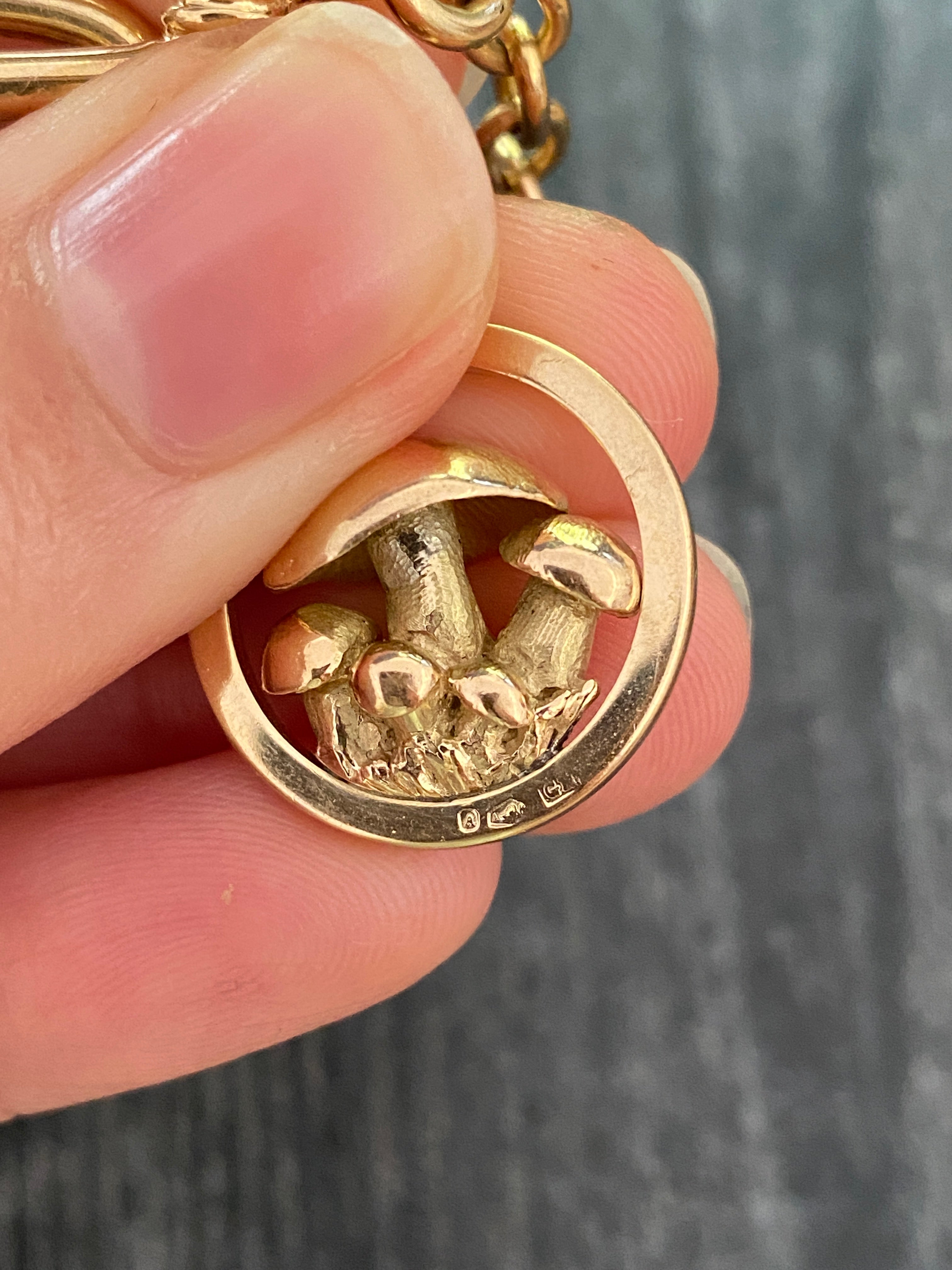 Gold hot sale mushroom pendant