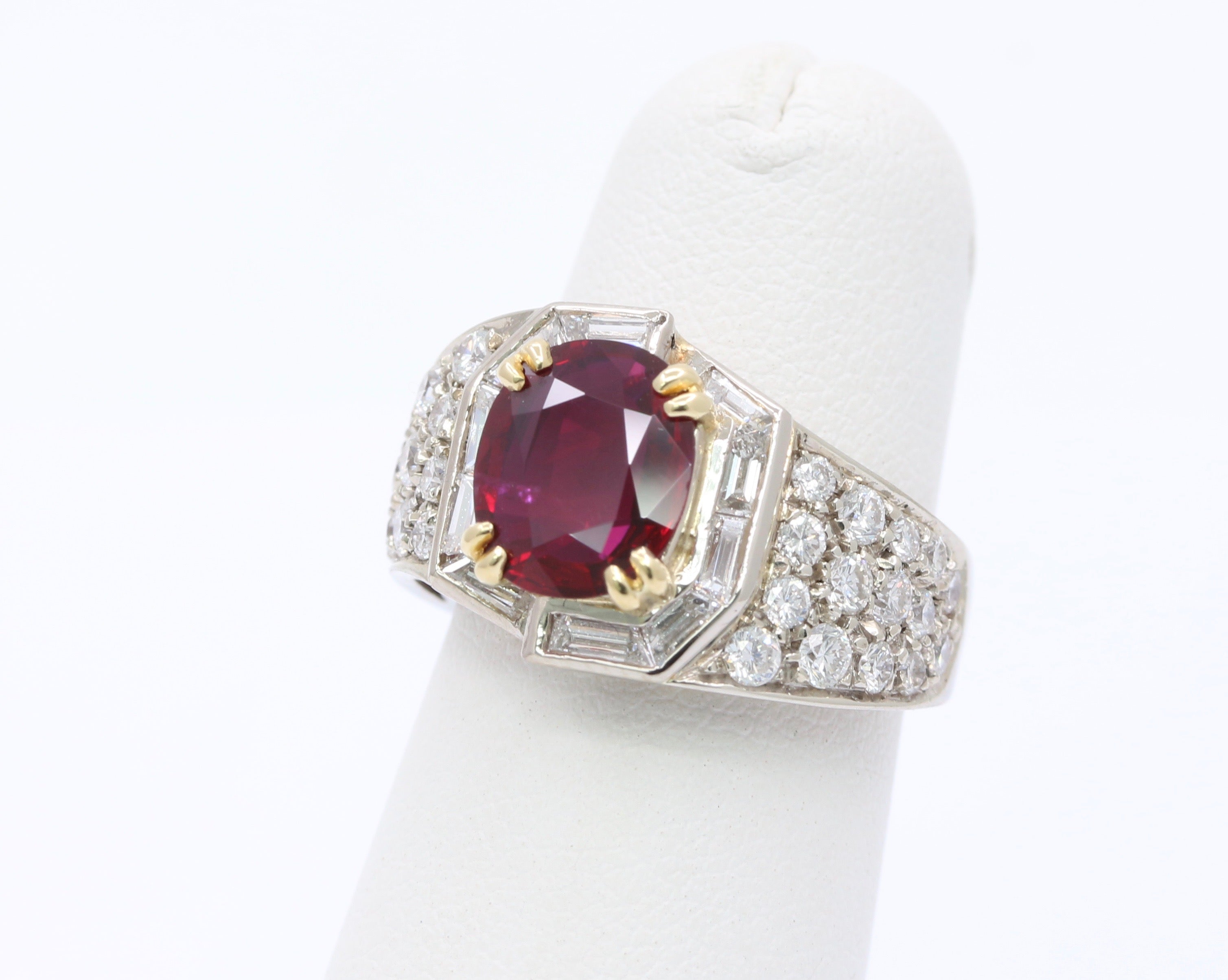 GIA Certified 1.8 Carat Ruby and 1.5 Carat Diamond 18K Gold Cocktail Dinner  Ring