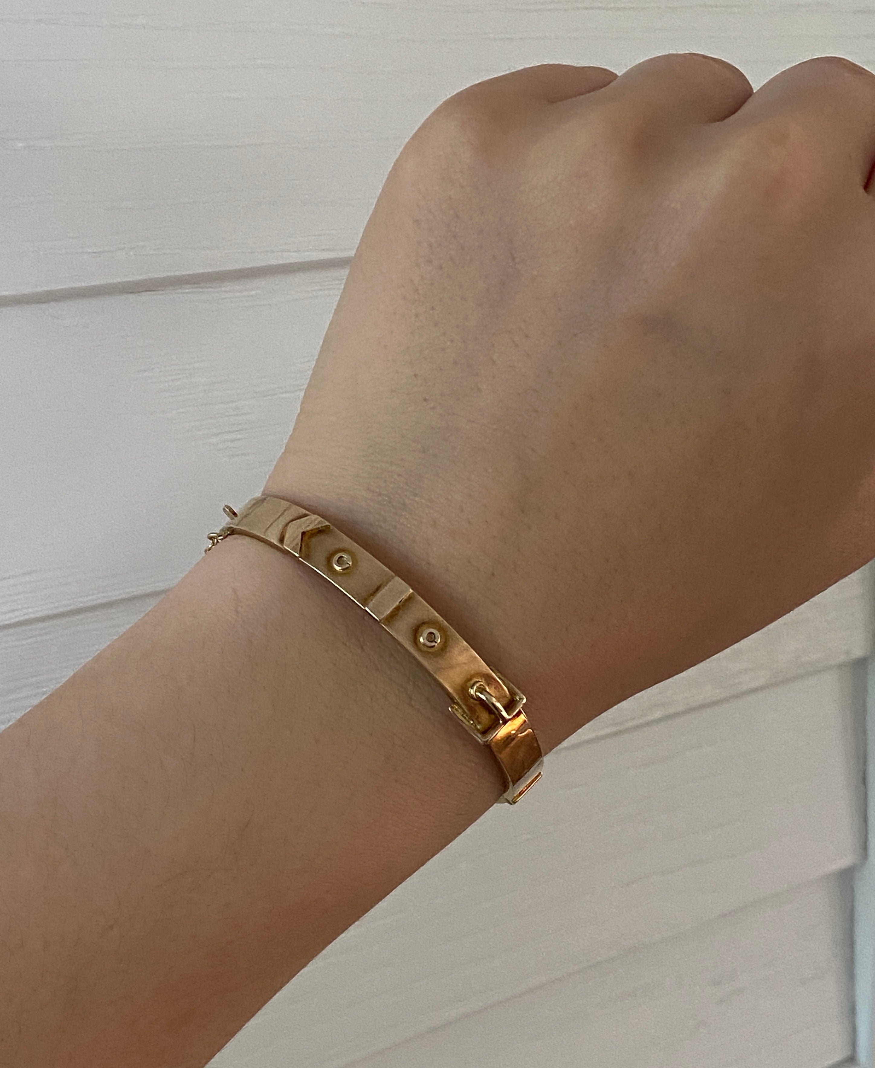 Personalized name bracelet – English font – The Project DIY