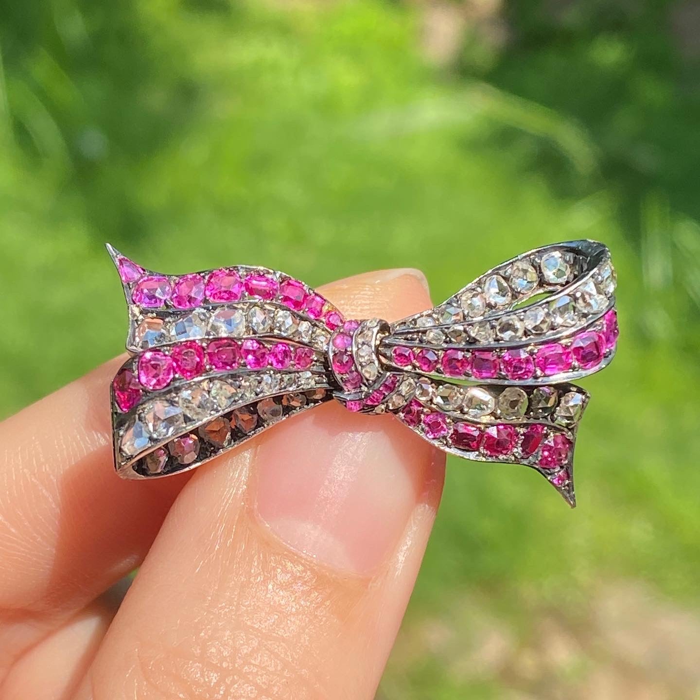 Brooch bow sales