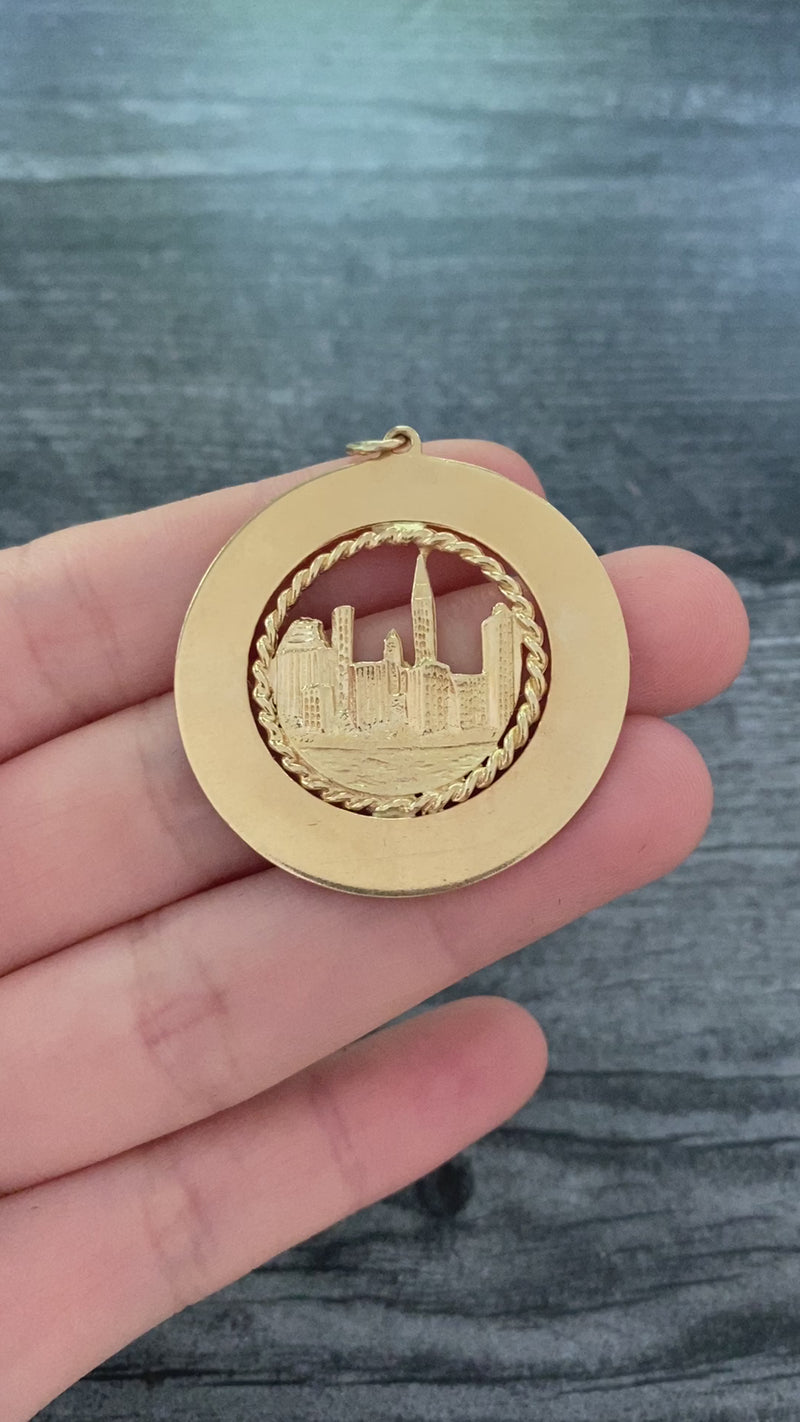 Large Vintage 14K Gold New York City Skyline Disc Charm – Alpha